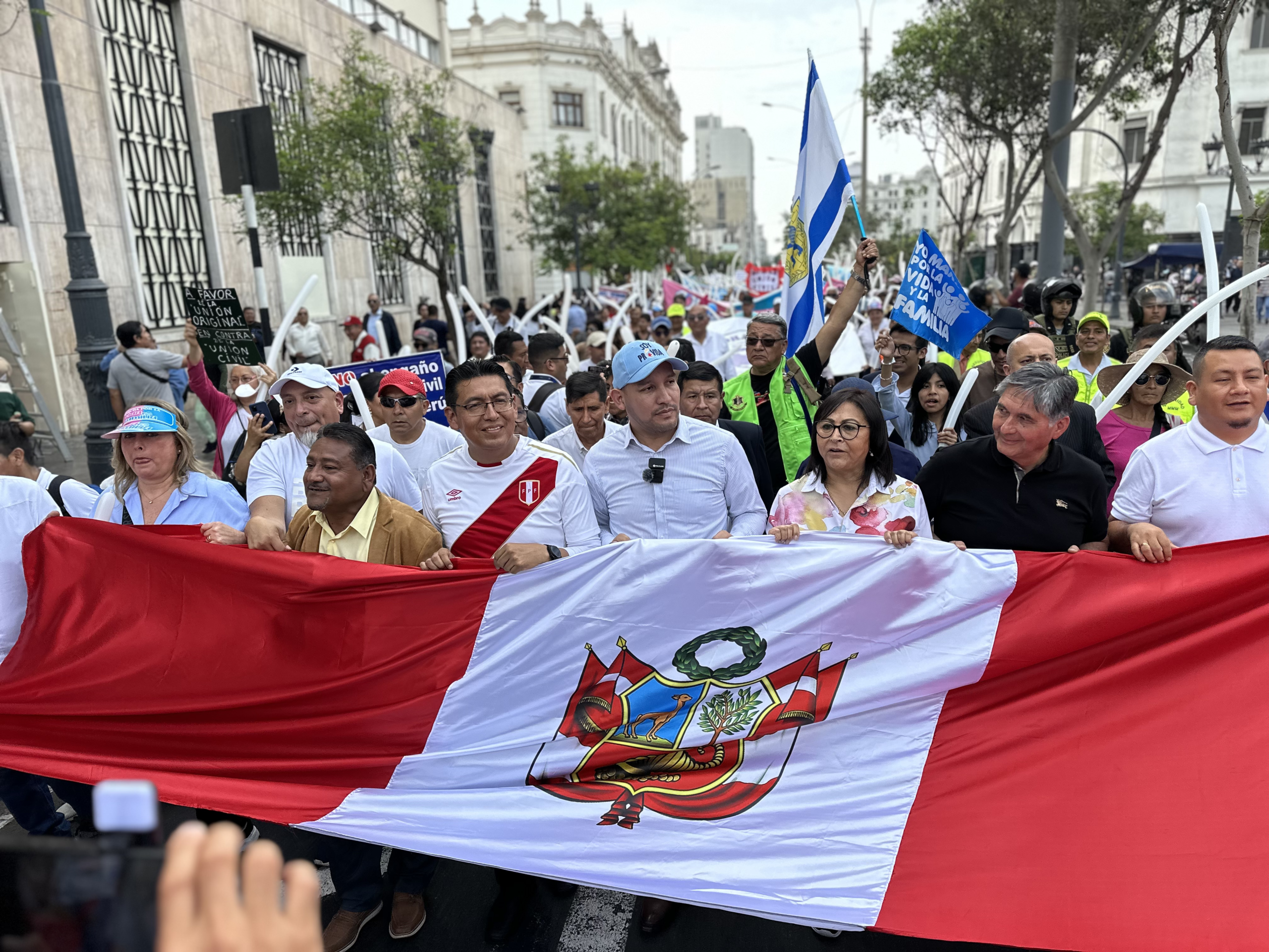 MARCHA-POR-LA-VIDA-Y-LA-FAMILIA-07.12.2024-LIMA1_1